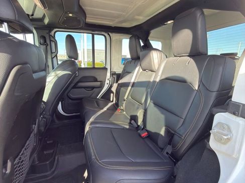 Used 2024 Jeep Wrangler Sahara w/ Technology Group image 22