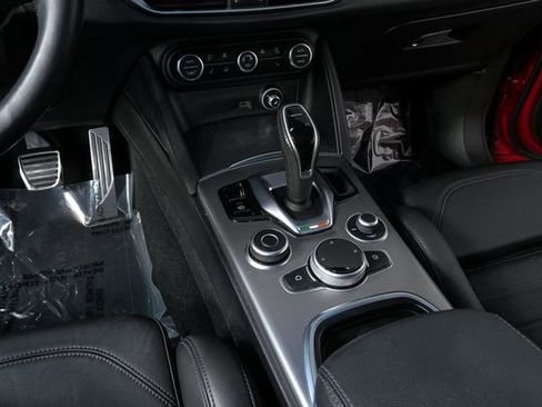 Used 2023 Alfa Romeo Stelvio Veloce image 17