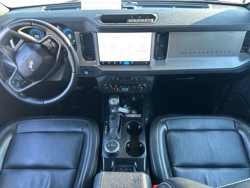 Used 2025 Ford Bronco Outer Banks image 18