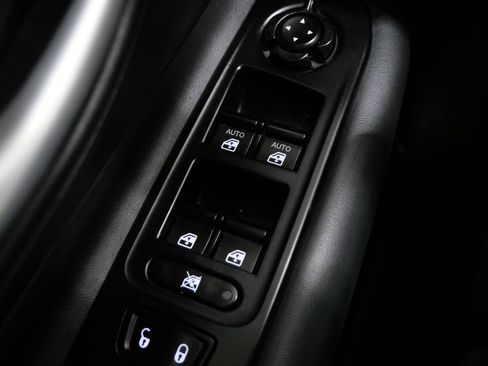 Used 2023 Jeep Renegade Altitude AWD/4WD image 13