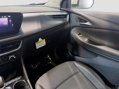 Used 2024 Buick Encore GX Preferred FWD image 22