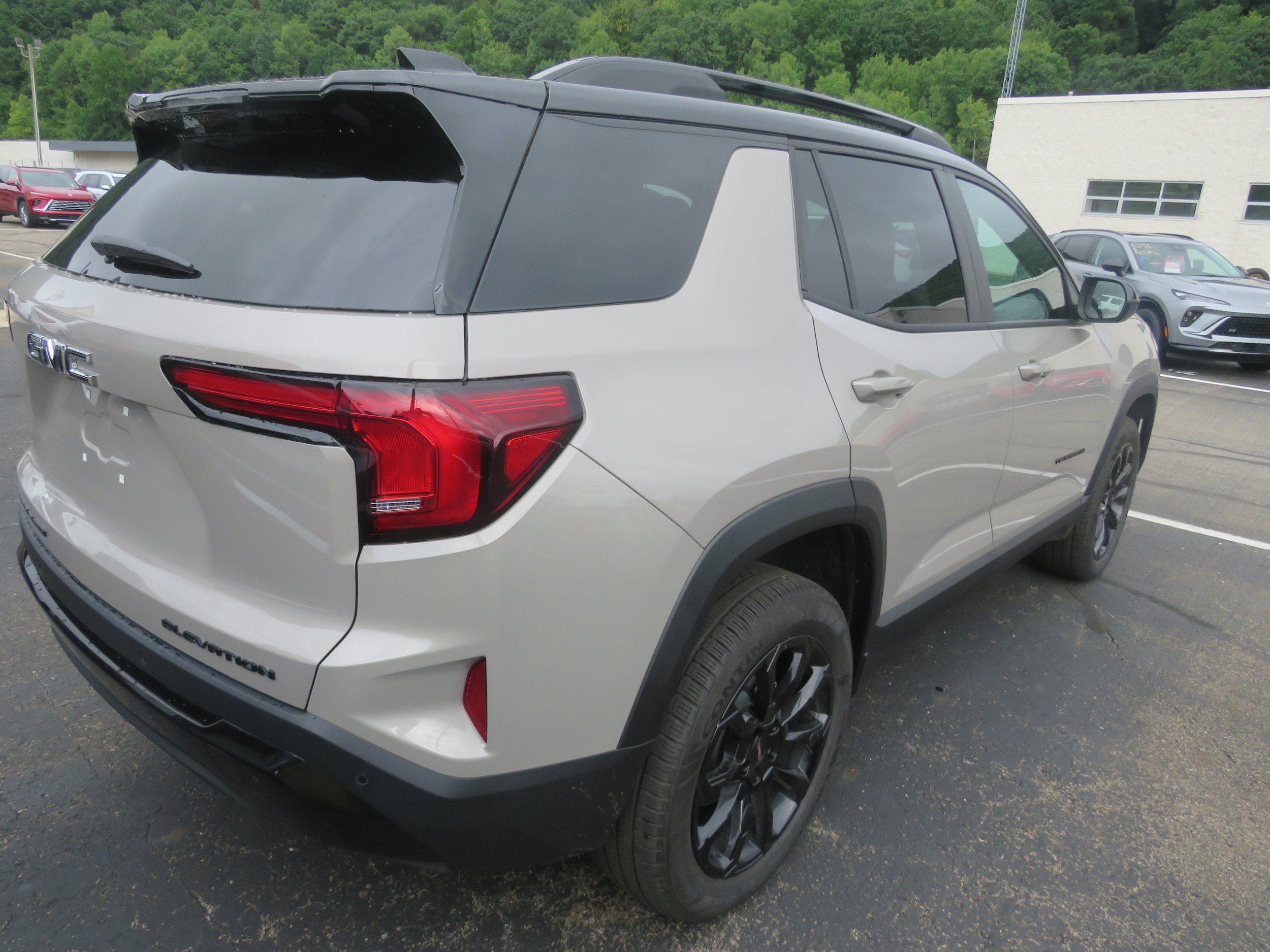 New 2027 GMC Terrain Elevation w/ Elevation Premium Package AWD/4WD image 7