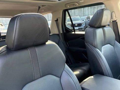 Used 2024 Honda Pilot Touring image 32
