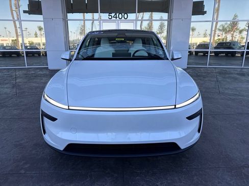 Used 2026 Tesla Model Y Long Range AWD/4WD image 2