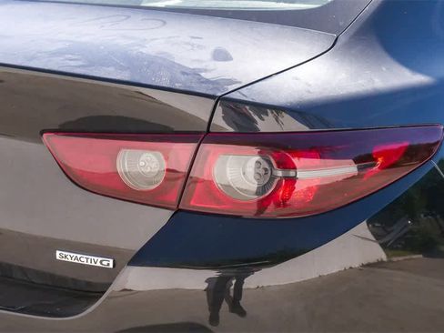 Used 2020 MAZDA MAZDA3 Sedan w/ Select Package image 10