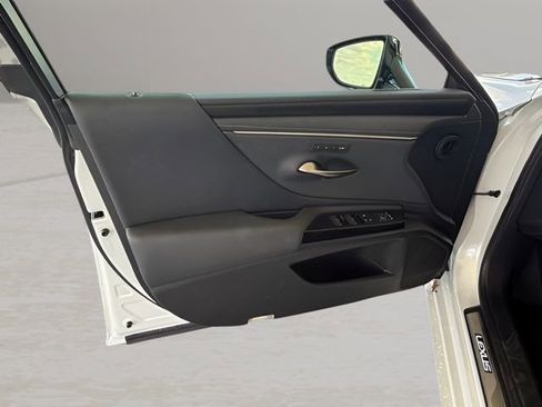 Used 2024 Lexus ES 350 w/ Premium Package image 18