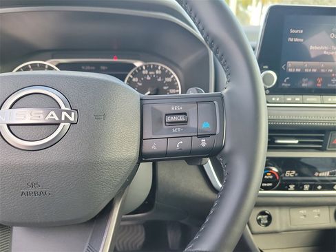 Certified 2025 Nissan Rogue SV image 19