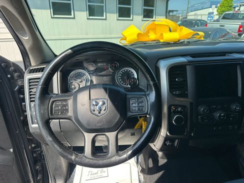 Used 2019 RAM 1500 Big Horn RWD image 25