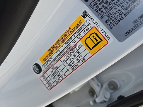 Used 2025 GMC Yukon Elevation image 9