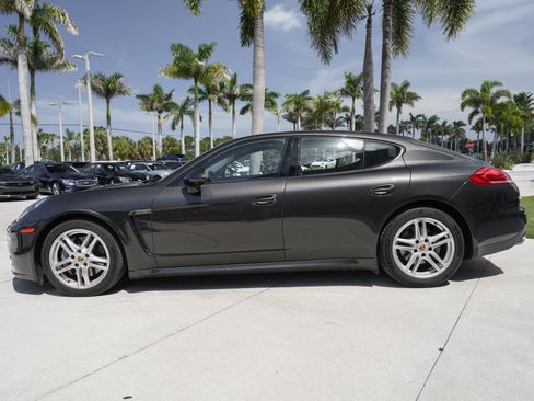 Used 2014 Porsche Panamera 4 AWD/4WD image 7