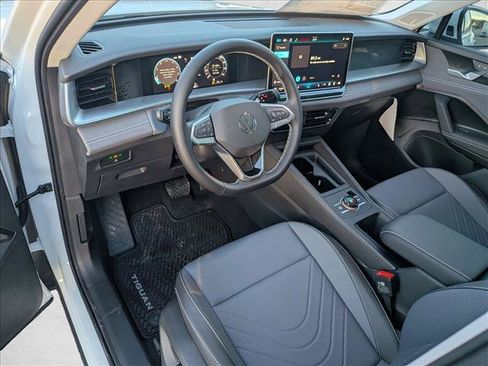 New 2026 Volkswagen Tiguan SE AWD/4WD image 3
