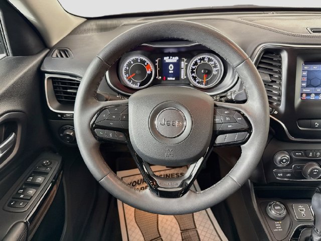Used 2021 Jeep Cherokee Latitude Plus AWD/4WD image 11