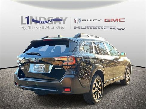Used 2024 Subaru Outback Premium image 2