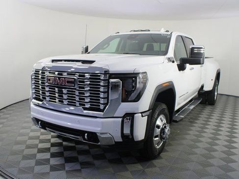 New 2026 GMC Sierra 3500 Denali w/ Denali Reserve Package image 27