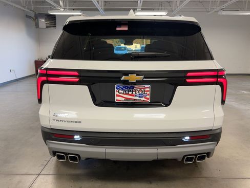 New 2025 Chevrolet Traverse LT image 9