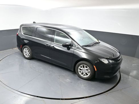 Used 2023 Chrysler Voyager LX FWD image 42