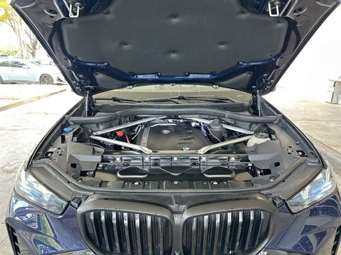Used 2024 BMW X5 xDrive40i w/ M Sport Package AWD/4WD image 11