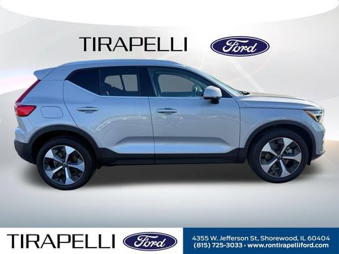 Used 2025 Volvo XC40 B5 Plus AWD/4WD image 4