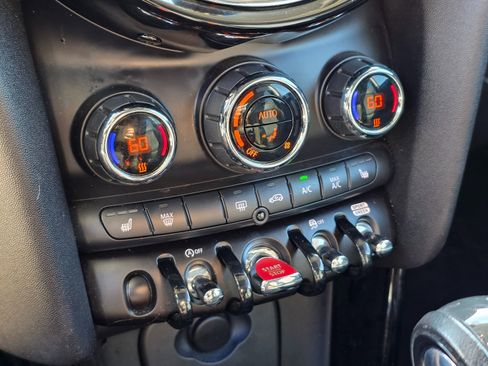 Used 2019 MINI Cooper S image 31