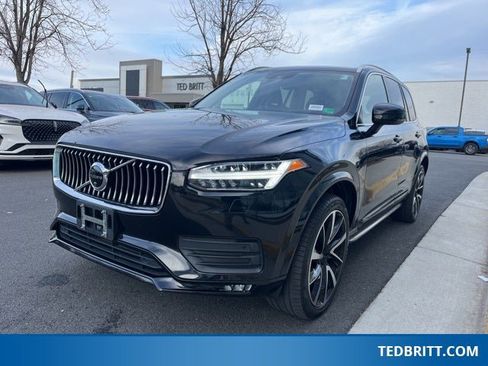 Used 2021 Volvo XC90 T6 Momentum w/ Advanced Package image 3