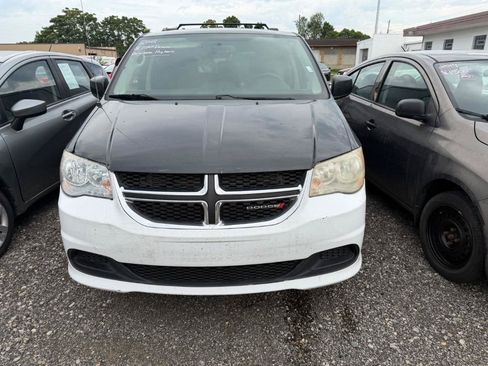 Used 2012 Dodge Grand Caravan SXT FWD image 2