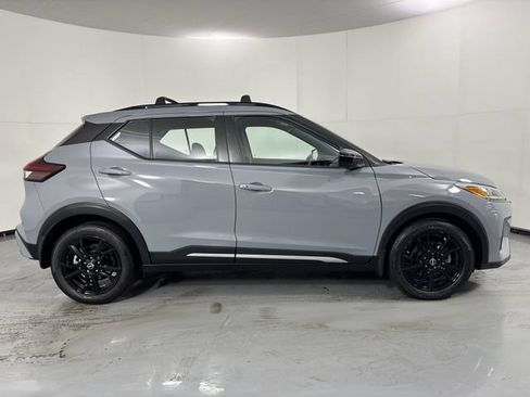 Used 2023 Nissan Kicks SR w/ Interior Electronics Package FWD image 36