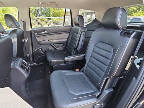 Used 2022 Volkswagen Atlas SEL Premium AWD/4WD image 16