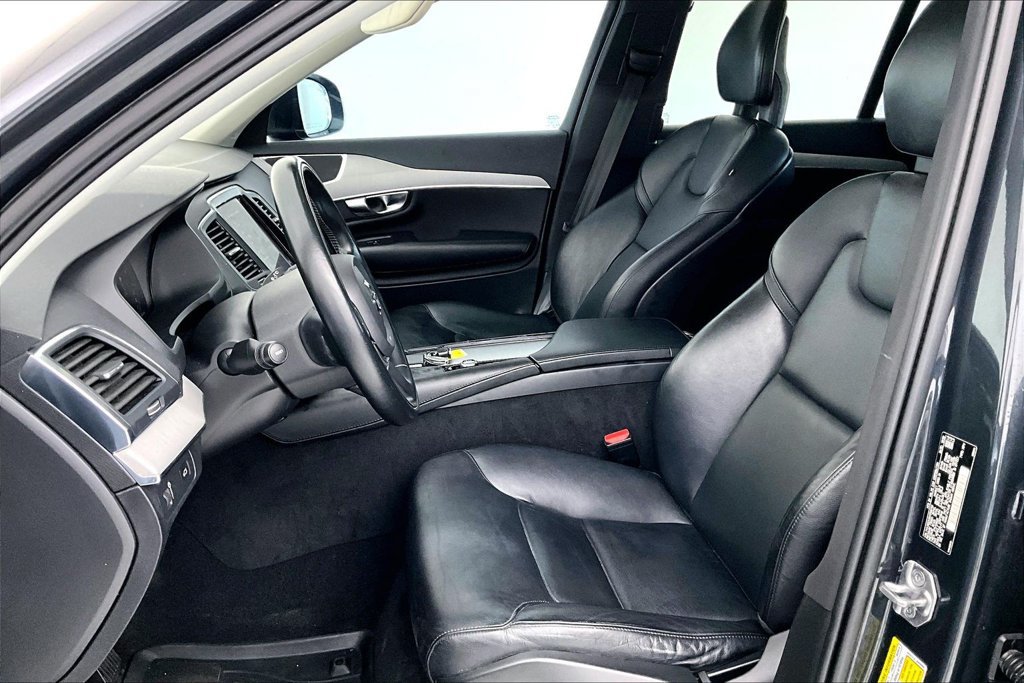 Used 2021 Volvo XC90 T5 Momentum w/ Climate Package FWD image 30