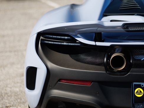 Used 2016 McLaren 675LT Spider image 35