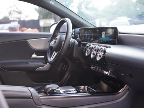 Used 2020 Mercedes-Benz A 220 image 11