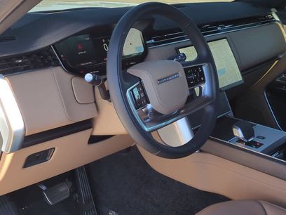 Used 2025 Land Rover Range Rover SE