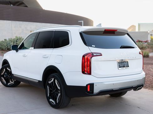 Certified 2024 Kia Telluride S w/ S Sunroof Package FWD image 5