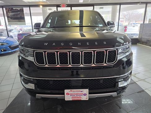 Used 2024 Jeep Wagoneer Series II w/ Flexible Seating Group image 2