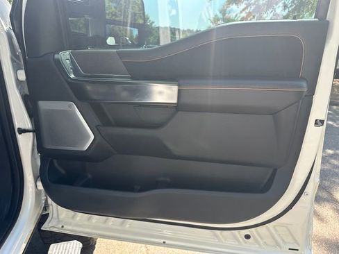 Used 2023 Ford F250 Platinum w/ FX4 Off-Road Package AWD/4WD image 17
