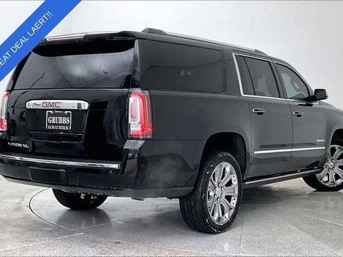 Used 2018 GMC Yukon XL Denali image 2