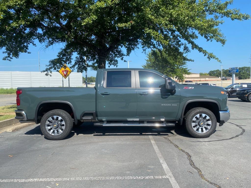 Used 2026 Chevrolet Silverado 2500 LT w/ All Star Edition AWD/4WD image 8