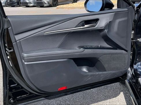 Used 2025 Toyota Camry SE FWD image 21