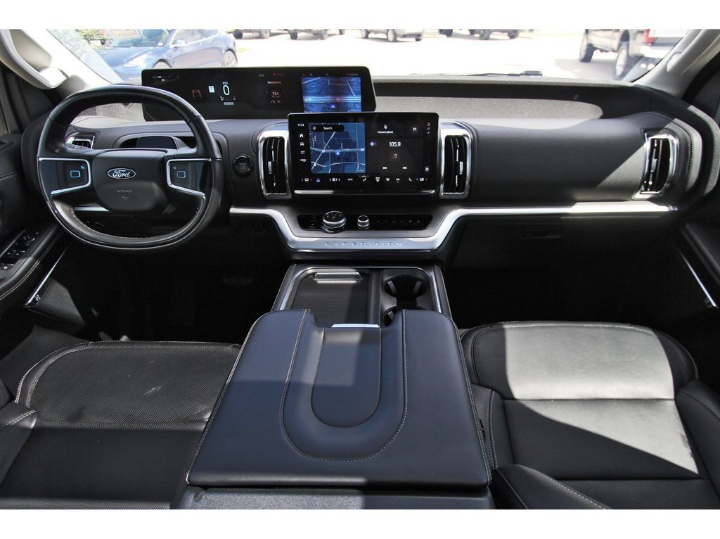 Used 2025 Ford Expedition Platinum AWD/4WD image 10
