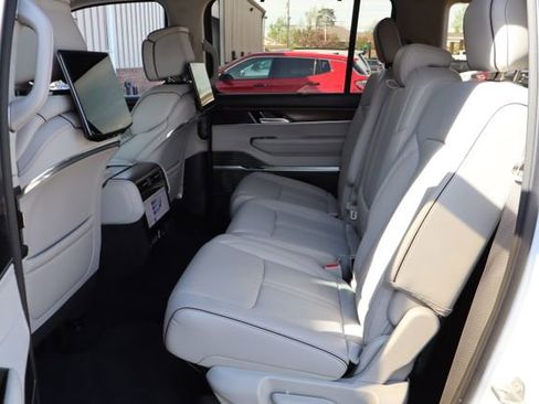 Used 2024 Jeep Grand Wagoneer Series II w/ Convenience Group III AWD/4WD image 46