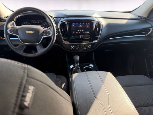 Used 2021 Chevrolet Traverse LS image 10