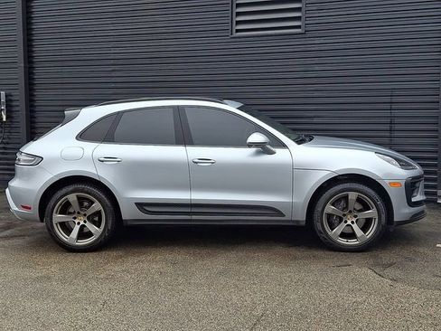 Certified 2023 Porsche Macan image 8