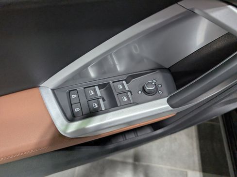 Used 2025 Audi Q3 2.0T Premium image 14