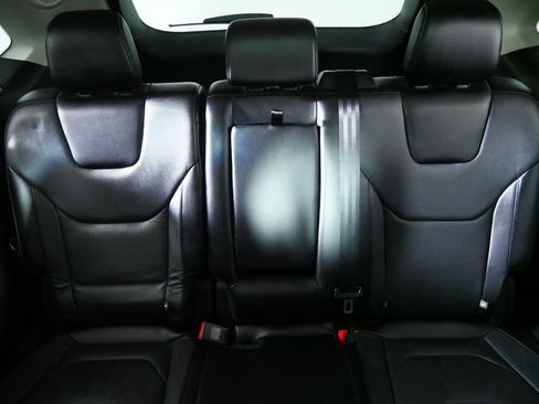 Used 2018 Ford Edge Titanium w/ Class II Trailer Tow Package AWD/4WD image 13