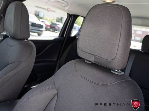 Used 2022 Jeep Renegade Latitude AWD/4WD image 21