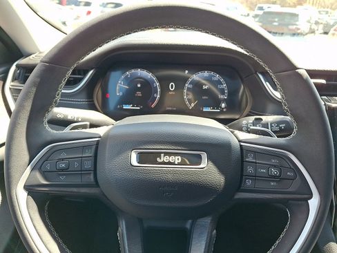 Used 2023 Jeep Grand Cherokee L Limited image 20