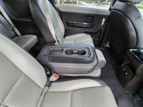 Used 2016 Kia Sedona SX Limited image 35