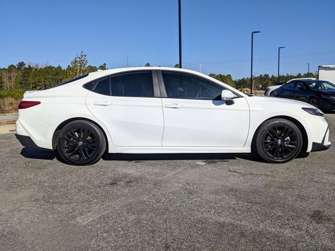 Used 2025 Toyota Camry SE image 21