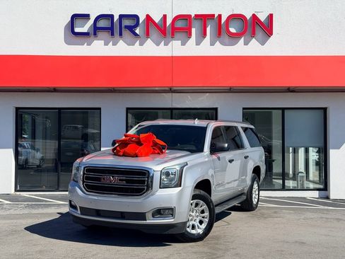Used 2018 GMC Yukon XL SLT RWD image 2