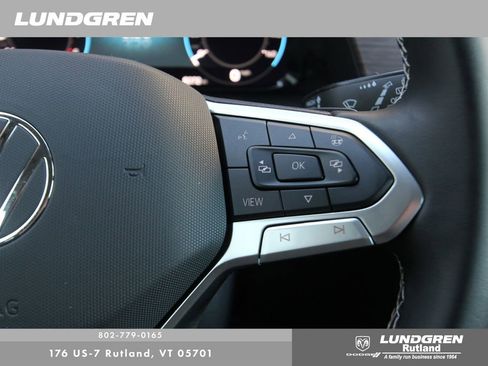 Certified 2025 Volkswagen Atlas SEL image 18