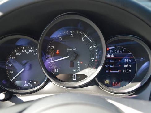 Used 2025 Porsche Macan image 23